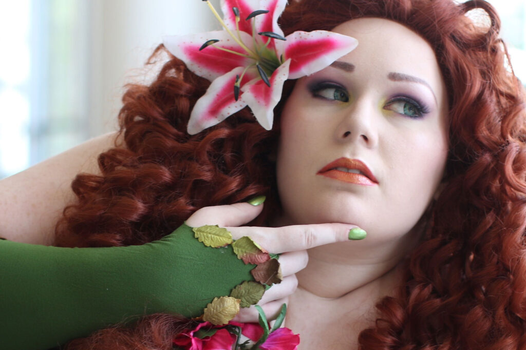 Chelphie Cosplay Poison Ivy feature image