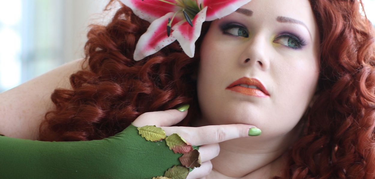 Chelphie Cosplay Poison Ivy feature image